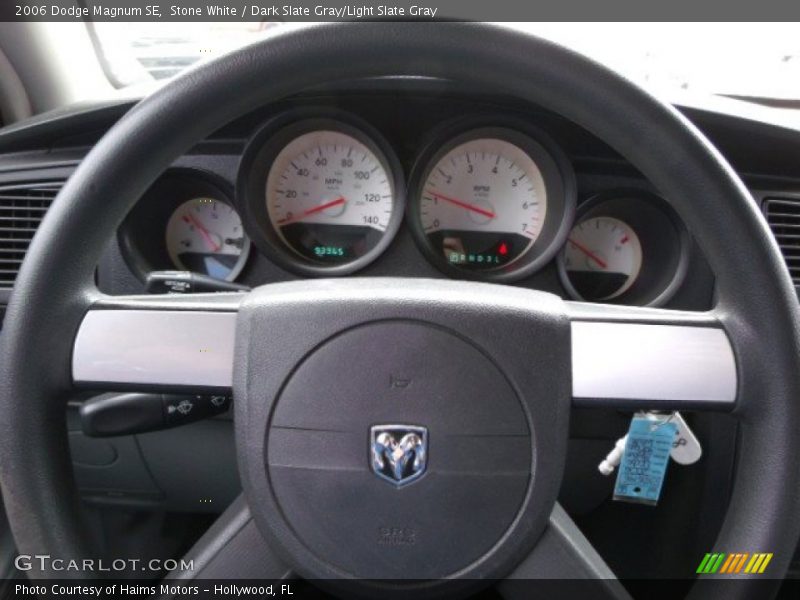 Stone White / Dark Slate Gray/Light Slate Gray 2006 Dodge Magnum SE