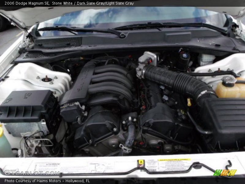 Stone White / Dark Slate Gray/Light Slate Gray 2006 Dodge Magnum SE