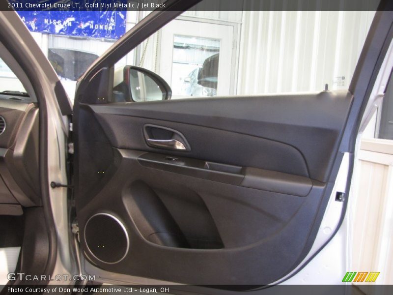 Gold Mist Metallic / Jet Black 2011 Chevrolet Cruze LT
