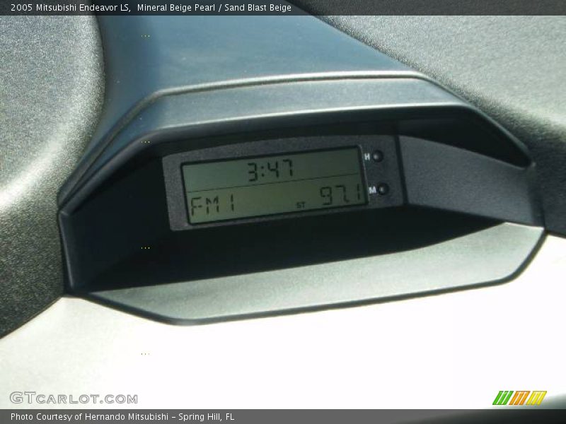 Mineral Beige Pearl / Sand Blast Beige 2005 Mitsubishi Endeavor LS