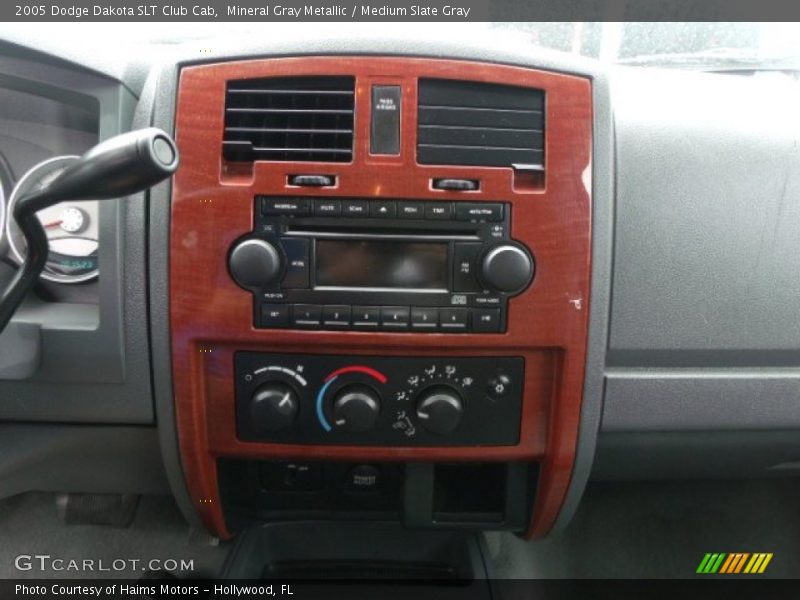 Mineral Gray Metallic / Medium Slate Gray 2005 Dodge Dakota SLT Club Cab