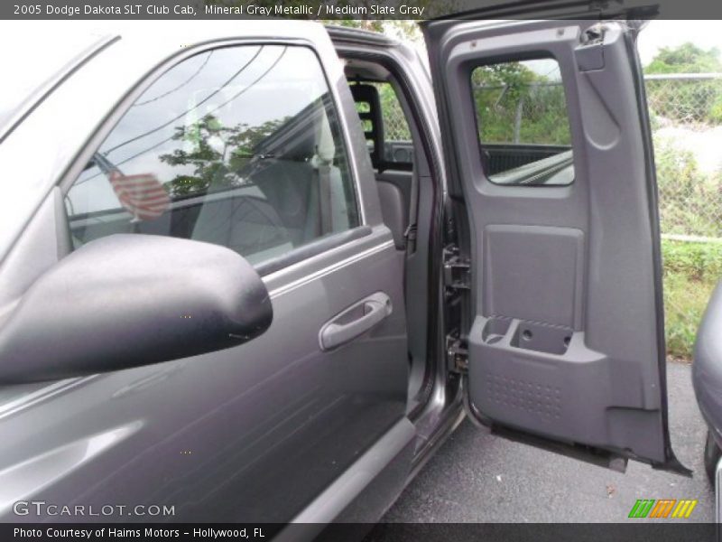 Mineral Gray Metallic / Medium Slate Gray 2005 Dodge Dakota SLT Club Cab