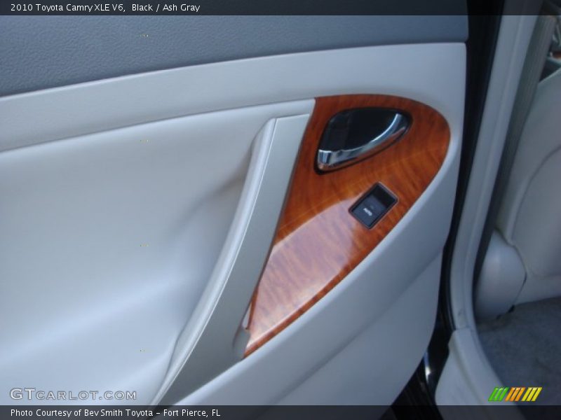 Black / Ash Gray 2010 Toyota Camry XLE V6