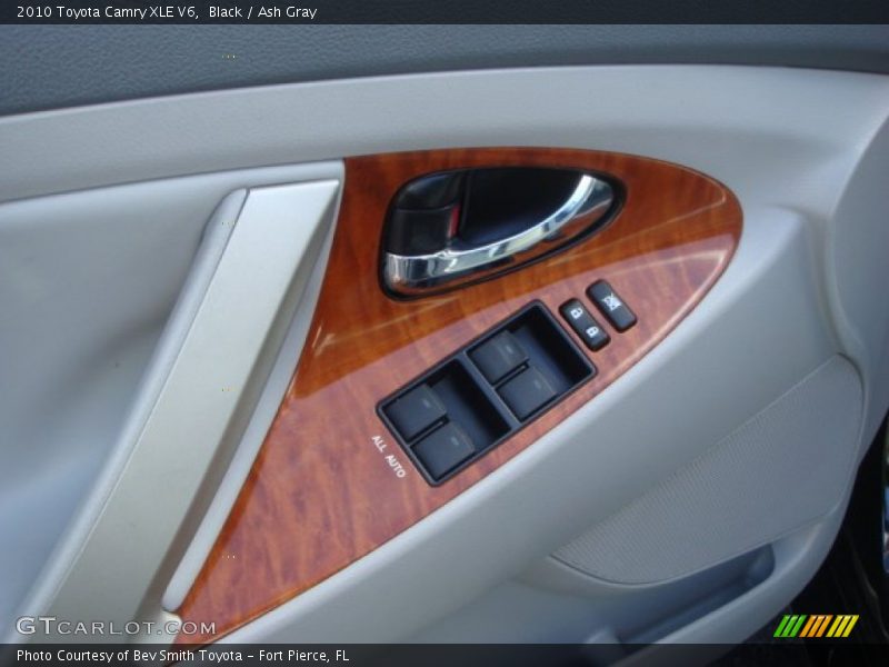 Black / Ash Gray 2010 Toyota Camry XLE V6
