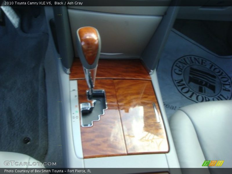 Black / Ash Gray 2010 Toyota Camry XLE V6