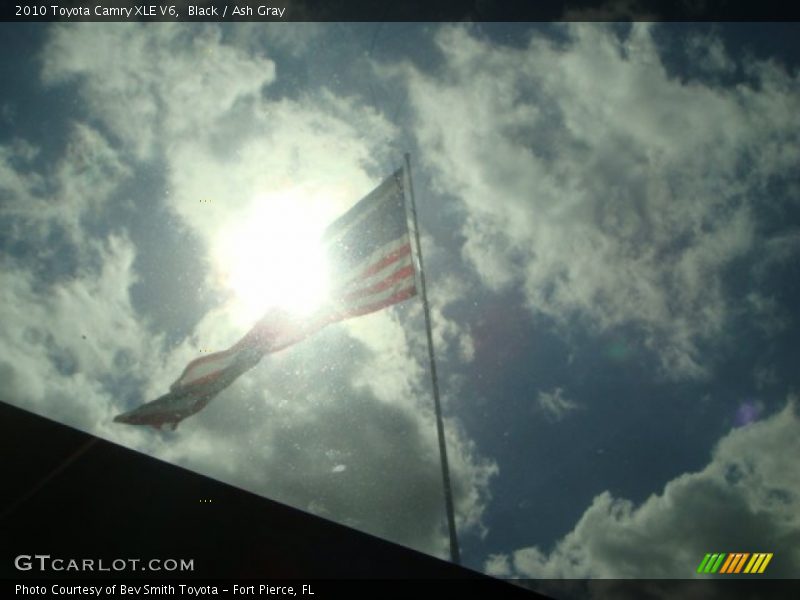 Black / Ash Gray 2010 Toyota Camry XLE V6