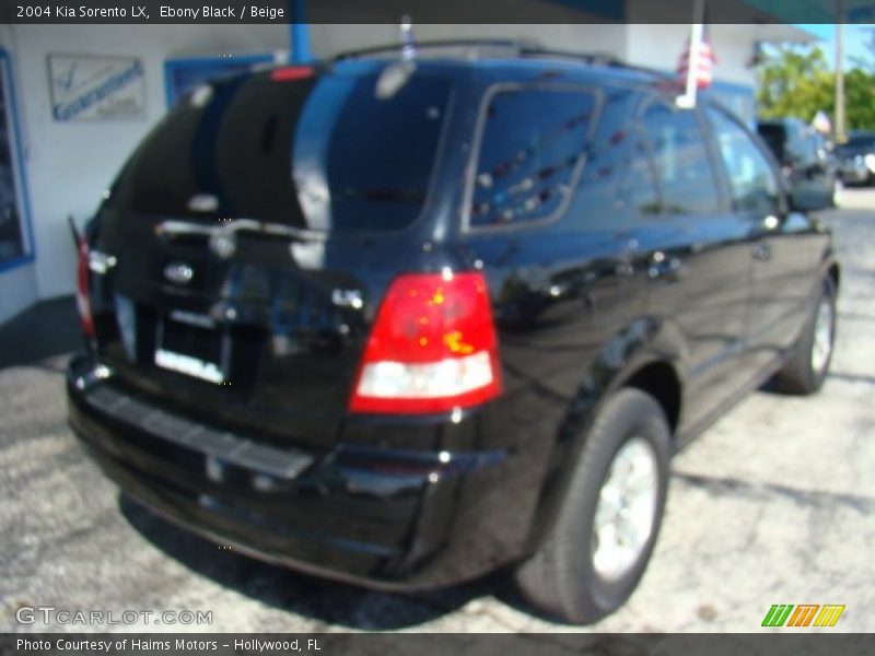 Ebony Black / Beige 2004 Kia Sorento LX