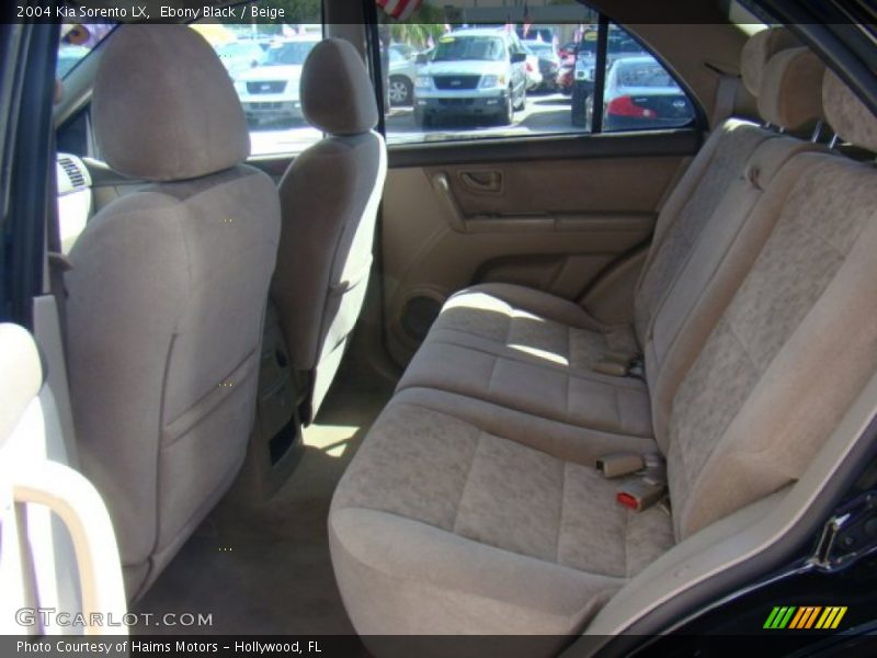 Ebony Black / Beige 2004 Kia Sorento LX