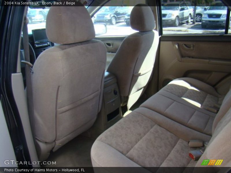Ebony Black / Beige 2004 Kia Sorento LX