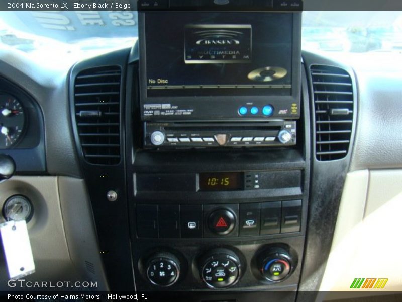 Ebony Black / Beige 2004 Kia Sorento LX