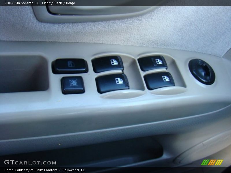 Ebony Black / Beige 2004 Kia Sorento LX
