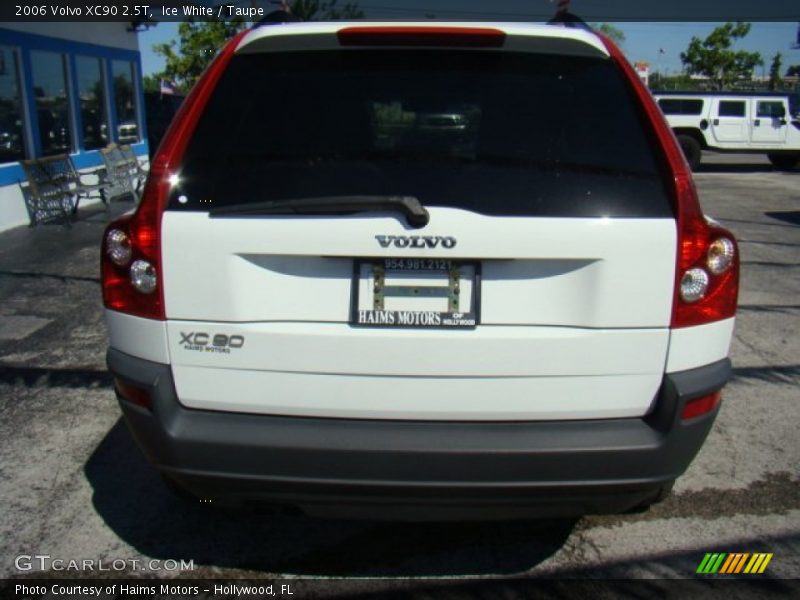 Ice White / Taupe 2006 Volvo XC90 2.5T