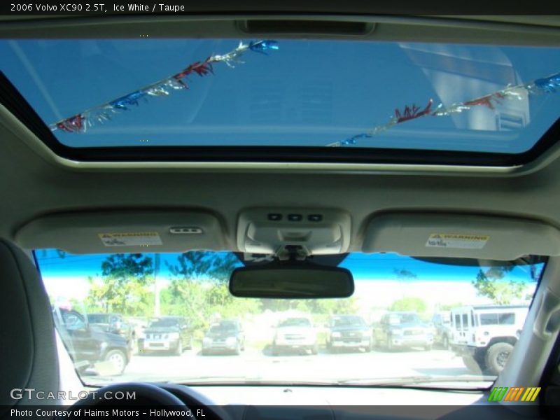 Ice White / Taupe 2006 Volvo XC90 2.5T