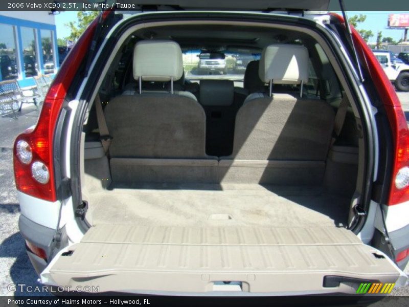Ice White / Taupe 2006 Volvo XC90 2.5T
