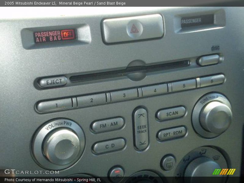 Mineral Beige Pearl / Sand Blast Beige 2005 Mitsubishi Endeavor LS