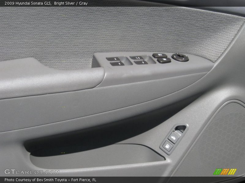 Bright Silver / Gray 2009 Hyundai Sonata GLS