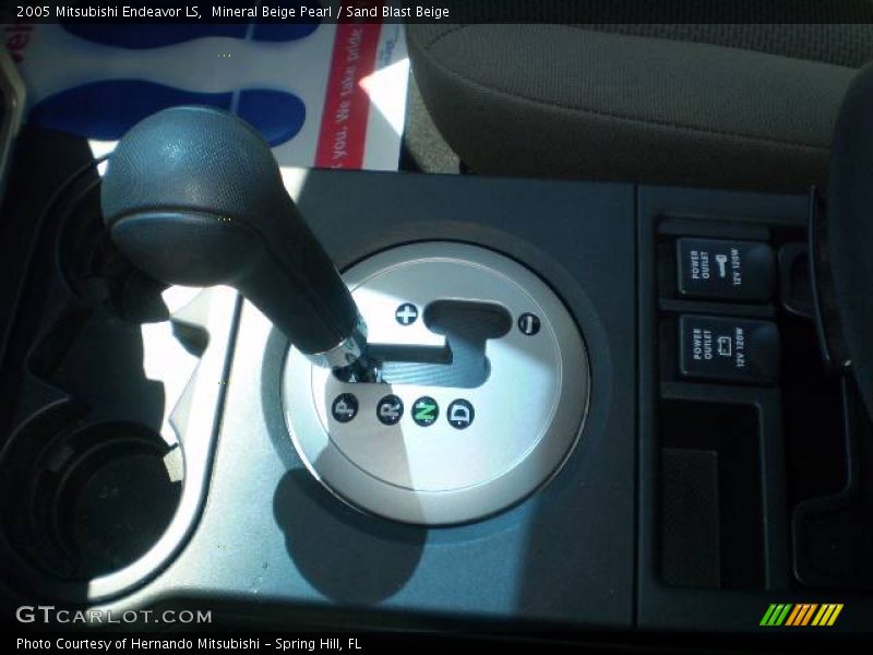 Mineral Beige Pearl / Sand Blast Beige 2005 Mitsubishi Endeavor LS