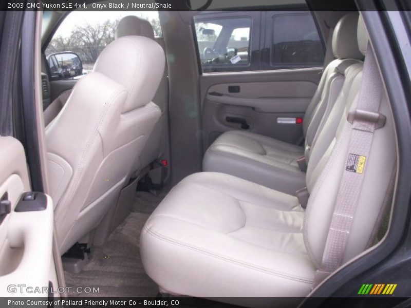 Onyx Black / Neutral/Shale 2003 GMC Yukon SLE 4x4