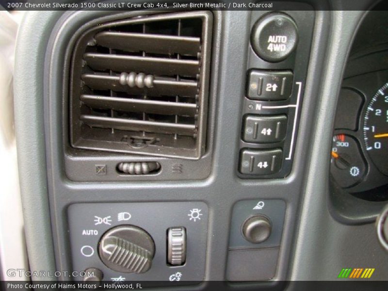 Silver Birch Metallic / Dark Charcoal 2007 Chevrolet Silverado 1500 Classic LT Crew Cab 4x4