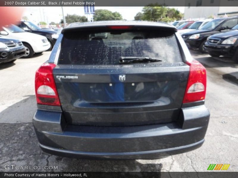 Black / Pastel Pebble Beige 2007 Dodge Caliber SE