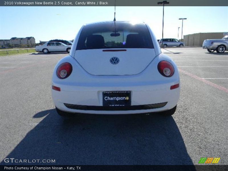 Candy White / Black 2010 Volkswagen New Beetle 2.5 Coupe