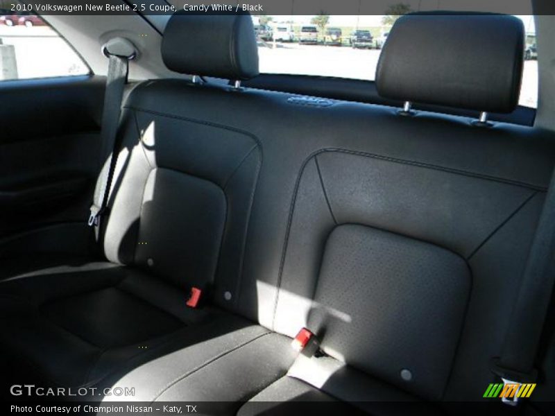 Candy White / Black 2010 Volkswagen New Beetle 2.5 Coupe