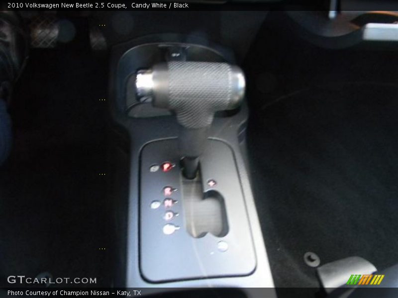 Candy White / Black 2010 Volkswagen New Beetle 2.5 Coupe