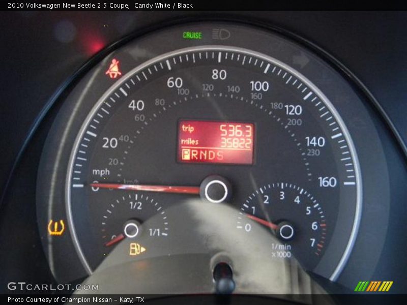 Candy White / Black 2010 Volkswagen New Beetle 2.5 Coupe