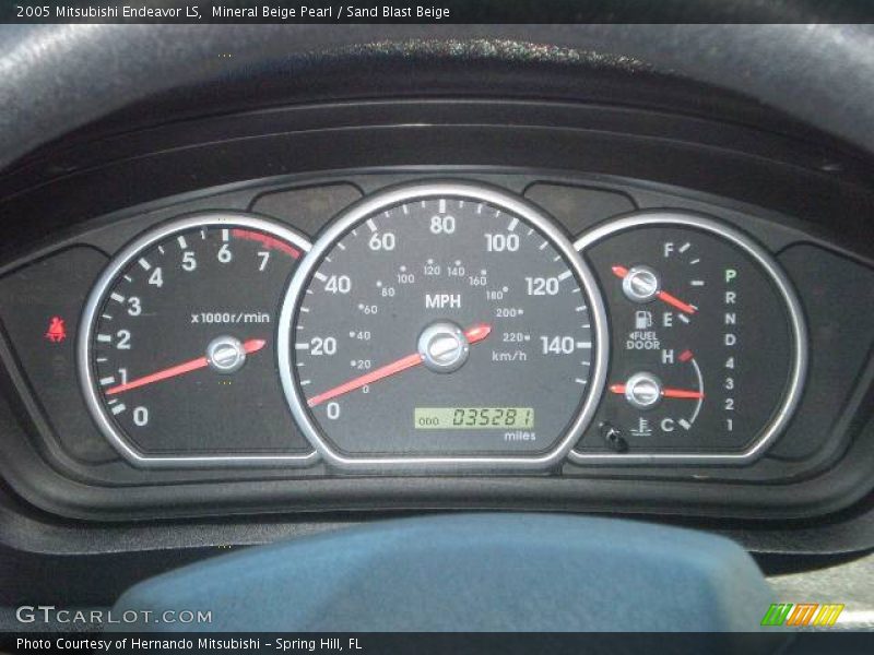 Mineral Beige Pearl / Sand Blast Beige 2005 Mitsubishi Endeavor LS