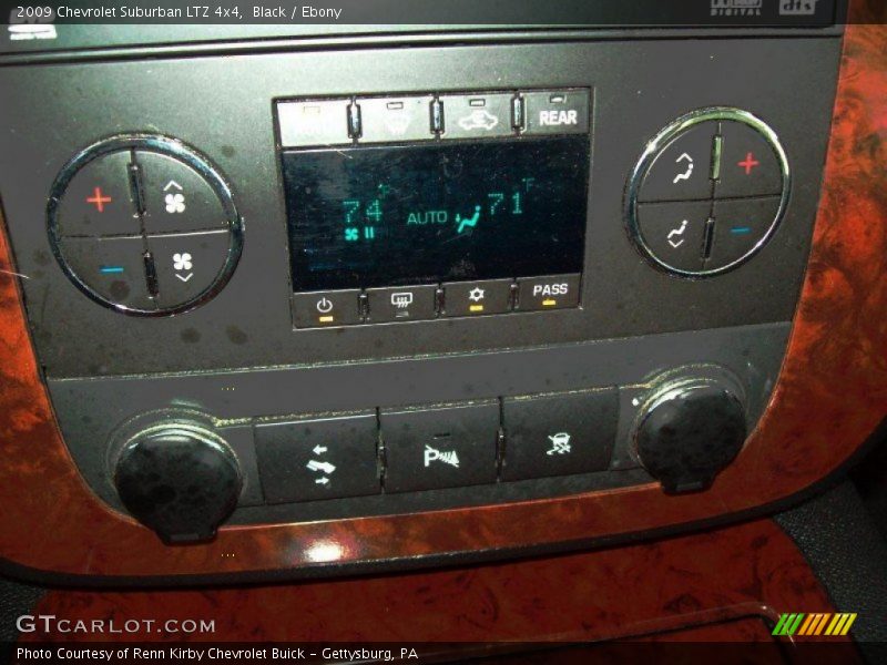 Black / Ebony 2009 Chevrolet Suburban LTZ 4x4