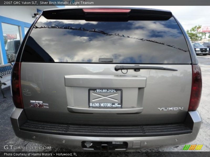 Silver Birch Metallic / Light Titanium 2007 GMC Yukon SLT