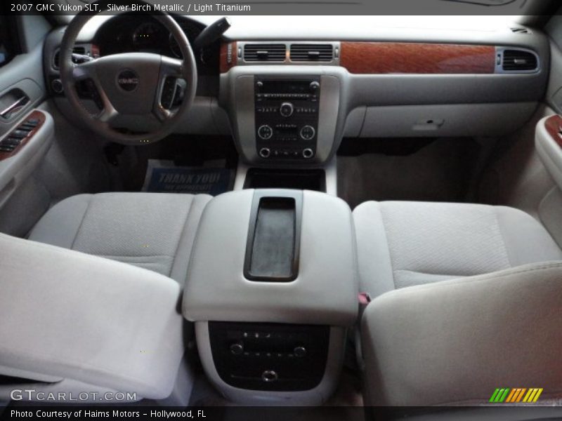 Silver Birch Metallic / Light Titanium 2007 GMC Yukon SLT