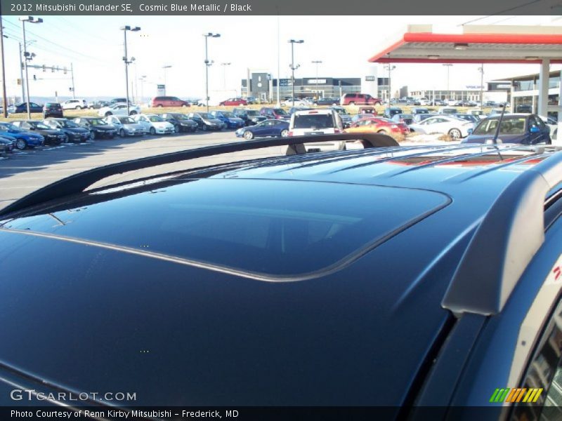 Cosmic Blue Metallic / Black 2012 Mitsubishi Outlander SE