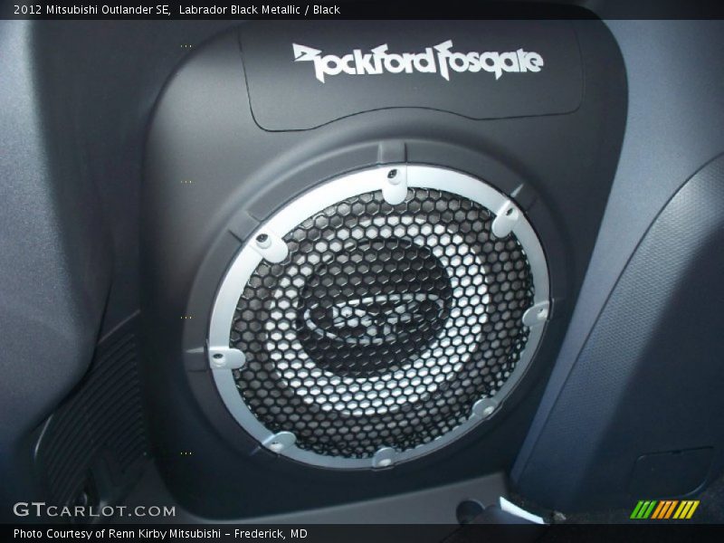 Labrador Black Metallic / Black 2012 Mitsubishi Outlander SE