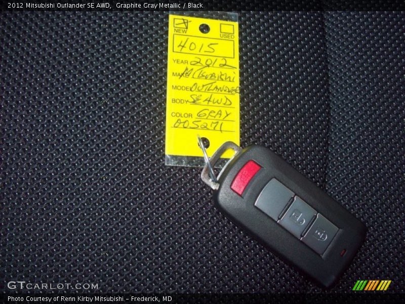 Graphite Gray Metallic / Black 2012 Mitsubishi Outlander SE AWD