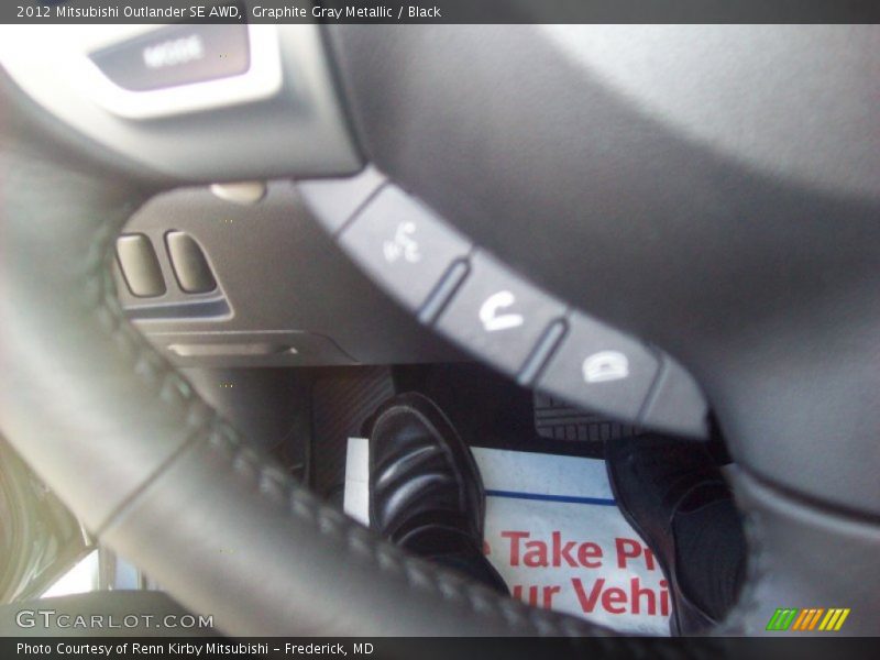 Graphite Gray Metallic / Black 2012 Mitsubishi Outlander SE AWD