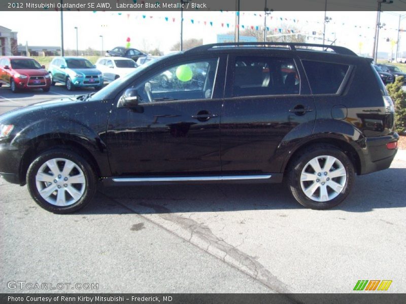 Labrador Black Metallic / Black 2012 Mitsubishi Outlander SE AWD