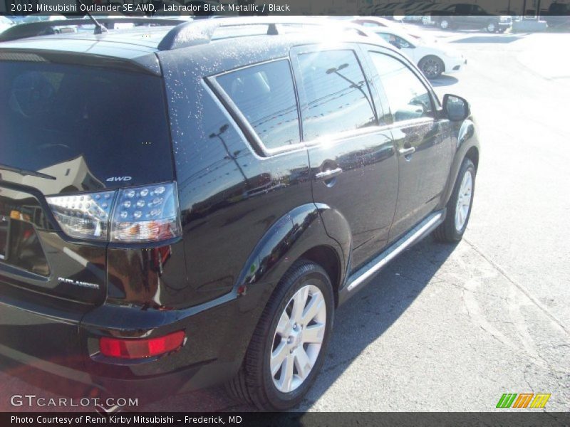 Labrador Black Metallic / Black 2012 Mitsubishi Outlander SE AWD