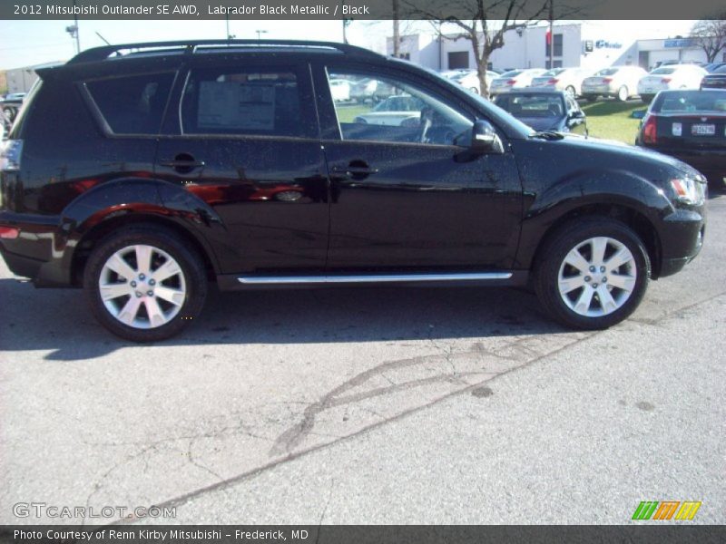 Labrador Black Metallic / Black 2012 Mitsubishi Outlander SE AWD