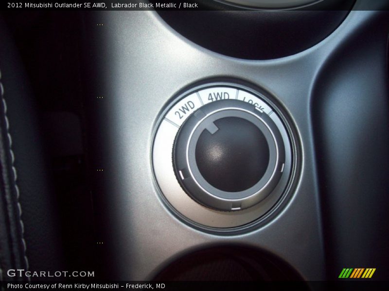 Labrador Black Metallic / Black 2012 Mitsubishi Outlander SE AWD