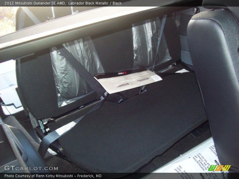 Labrador Black Metallic / Black 2012 Mitsubishi Outlander SE AWD