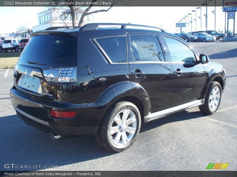 Labrador Black Metallic / Black 2012 Mitsubishi Outlander SE
