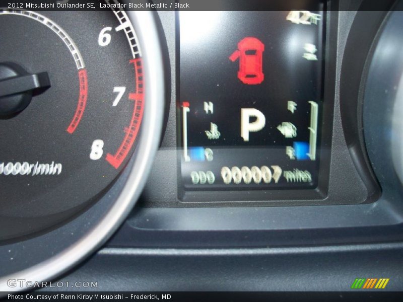 Labrador Black Metallic / Black 2012 Mitsubishi Outlander SE