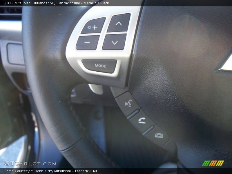 Labrador Black Metallic / Black 2012 Mitsubishi Outlander SE