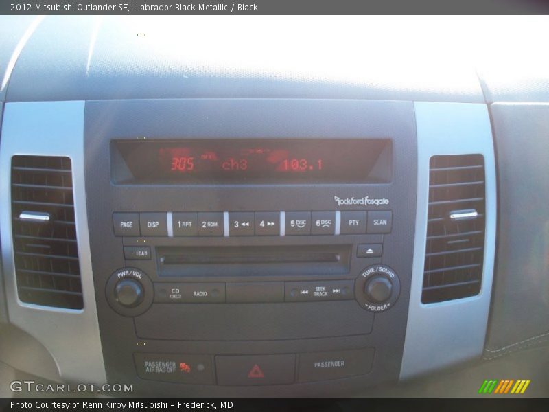 Labrador Black Metallic / Black 2012 Mitsubishi Outlander SE