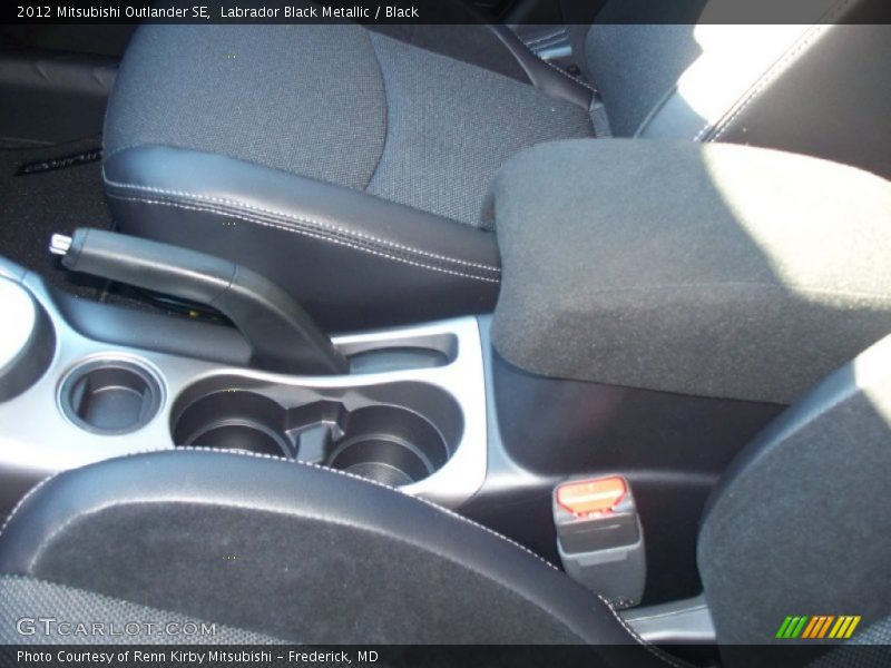 Labrador Black Metallic / Black 2012 Mitsubishi Outlander SE