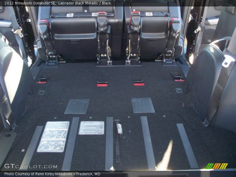 Labrador Black Metallic / Black 2012 Mitsubishi Outlander SE
