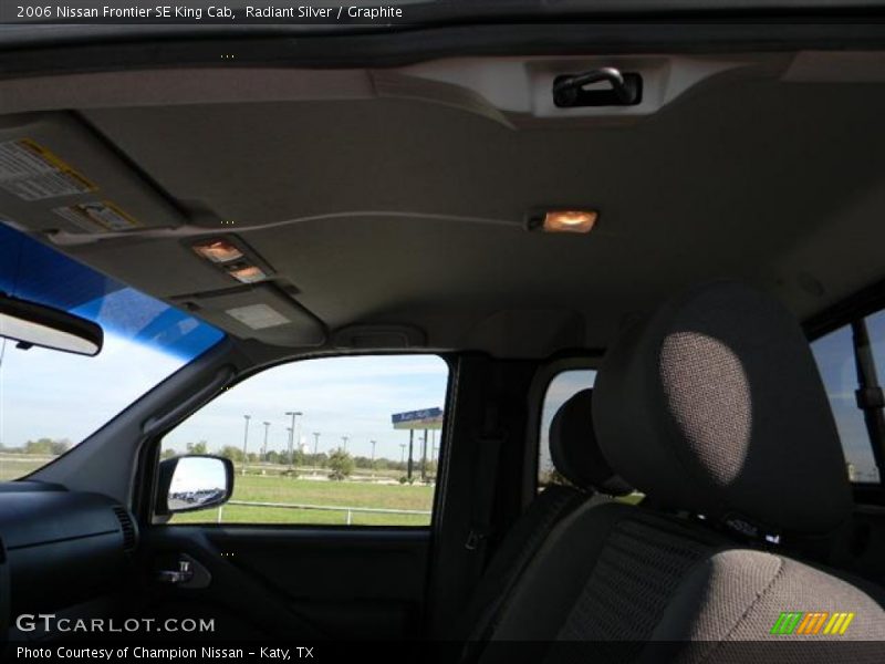 Radiant Silver / Graphite 2006 Nissan Frontier SE King Cab