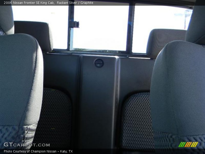 Radiant Silver / Graphite 2006 Nissan Frontier SE King Cab