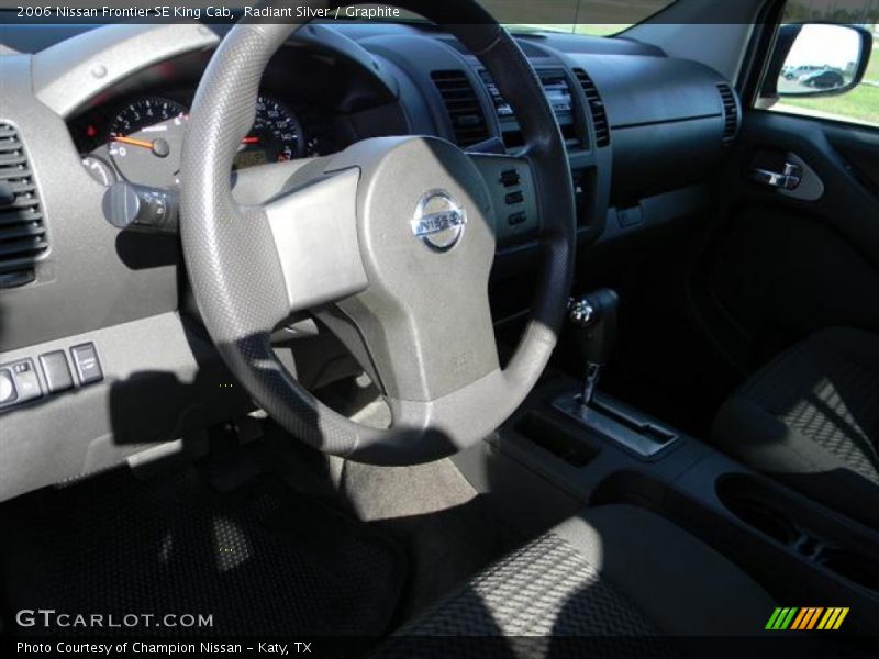Radiant Silver / Graphite 2006 Nissan Frontier SE King Cab